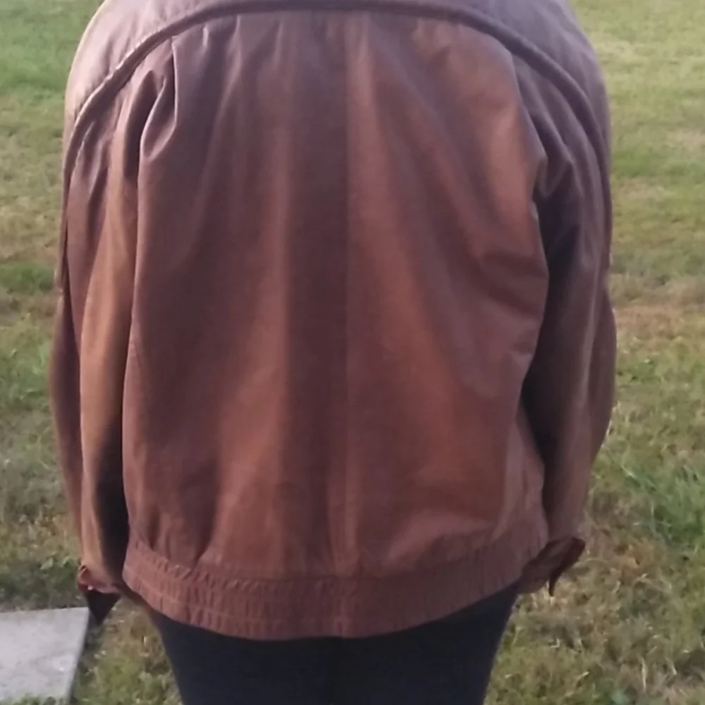 N/A men brown